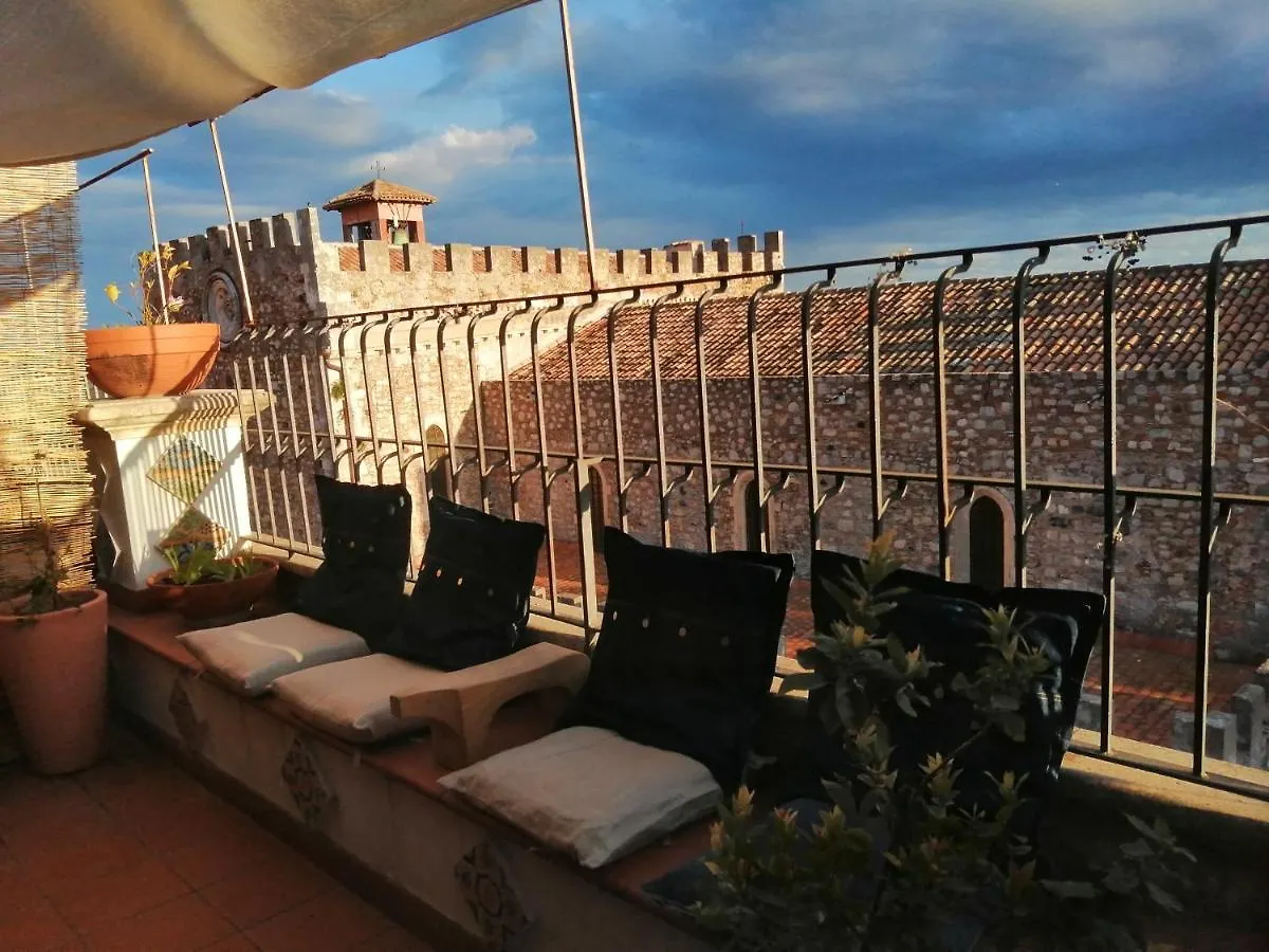 Aly Art Apartment Taormina Duomo, Gulf & Etna View 0*,