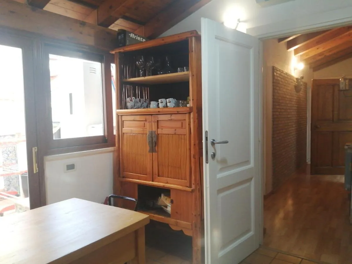 Aly Art Apartment Taormina Duomo, Gulf & Etna View