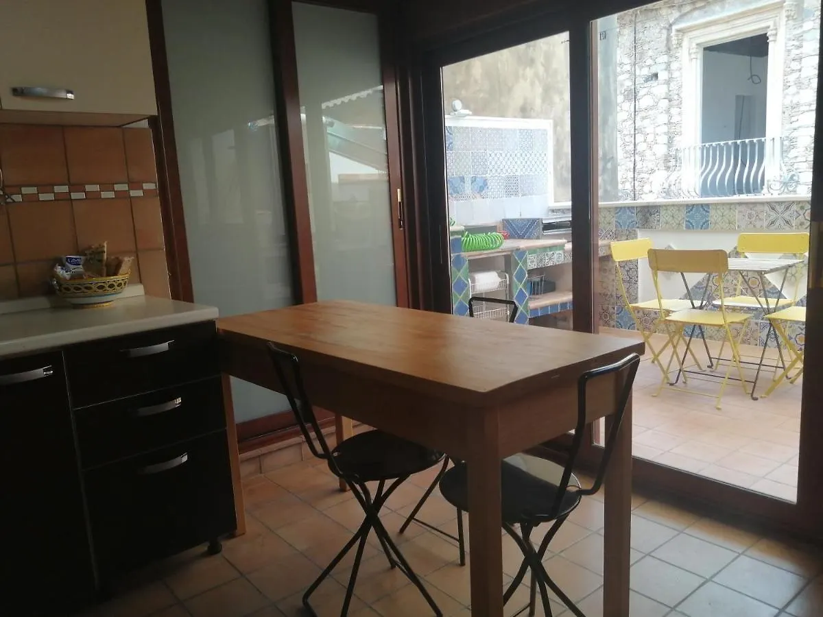 Aly Art Apartment Taormina Duomo, Gulf & Etna View Italy
